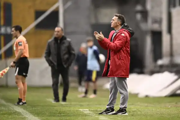 San Martín mostró otra idea de juego con Hernán De Camilo, pero los problemas siguen intactos