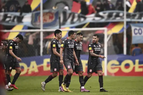 San Martín perdió con Colegiales 2-0, quedó a cuatro puntos del descenso y profundiza su crisis
