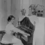 Recuerdos fotográficos: ¿qué tocaba Lola Mora en su piano?