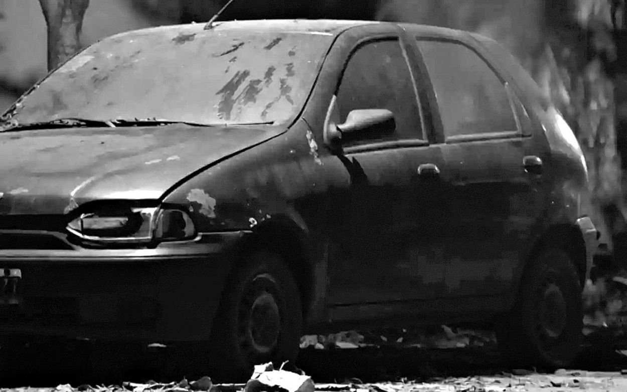 HALLAZGO MACABRO. El Fiat Palio bordó donde fue hallada Cinthia Lazarte.