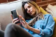 Amor en tiempo de redes sociales: el diccionario para entender los vínculos modernos