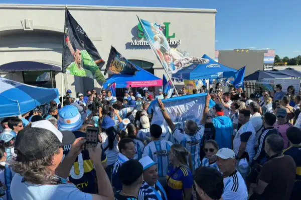 Kansas City, un pedacito de Argentina: así fue el multitudinario banderazo que calentó la previa del debut en el Mundial 2026