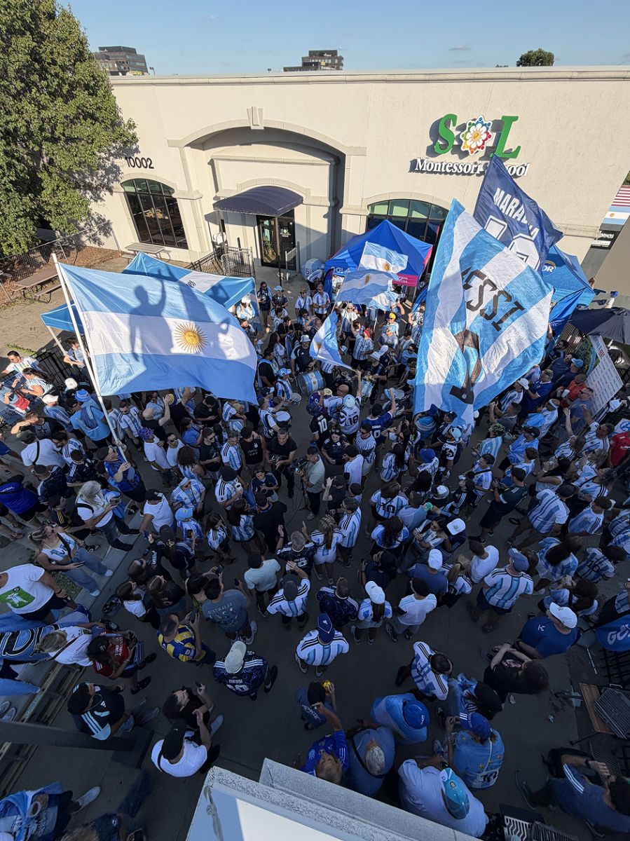 Furor por el bar tucumano en Kansas City: tuvo que pausar los pedidos por la cantidad de gente
