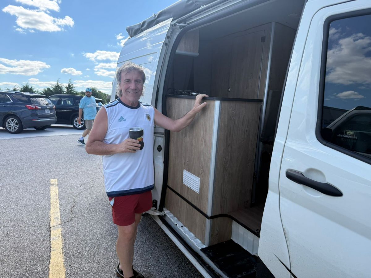 Marcelo Torres en su motorhome. 