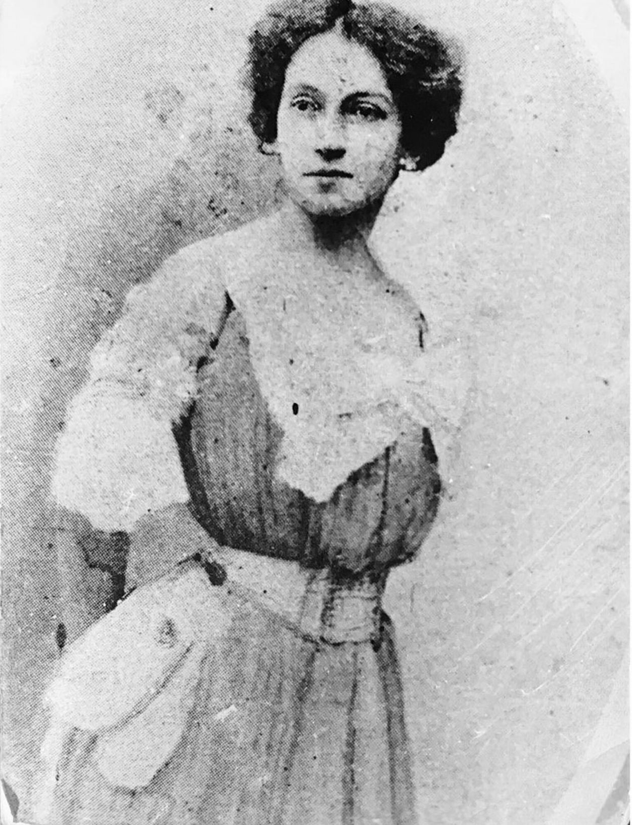 Recuerdos fotográficos: Lola Mora fascinaba a los hombres e inquietaba a las mujeres