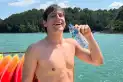 Murió Gaspi: quién era el youtuber argentino que conquistó millones con un micrófono y su clásico Buenas