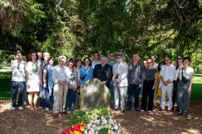 Entre poemas y flores,homenajearon a Borges