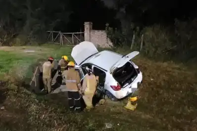 Córdoba: explotó el celular que cargaba en el auto, el vehículo se incendió y una mujer sufrió graves quemaduras