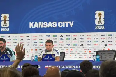 Otamendi y una confesión íntima antes del debut: Cuando estoy solo pienso que esto se termina