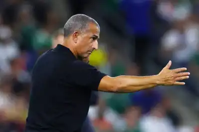 En pleno Mundial, Túnez despidió a su técnico tras la dura goleada ante Suecia