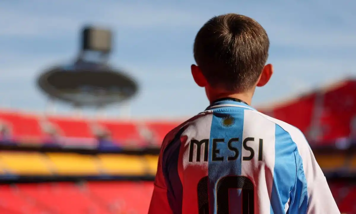 Los fans entran al estadio