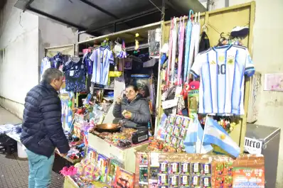 Las promesas de los tucumanos para que Argentina gane el Mundial 2026: del pelo celeste a una peregrinación