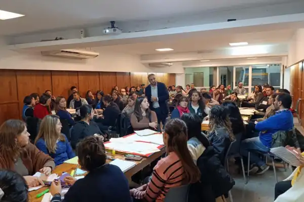 Más de 90 docentes tucumanos se capacitaron para intervenir ante violencias digitales en las escuelas