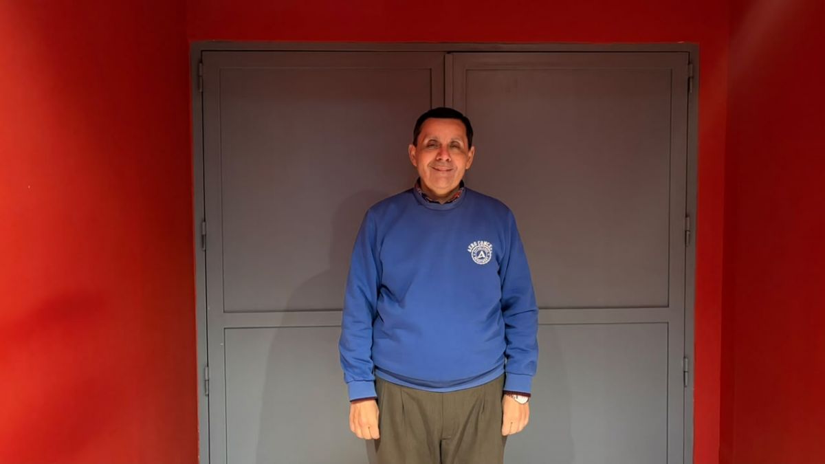 EN LA ENTRADA DEL CINE. Walter González sostuvo que quienes asisten al ciclo suelen priorizar la experiencia cinematográfica por encima de otros acontecimientos.