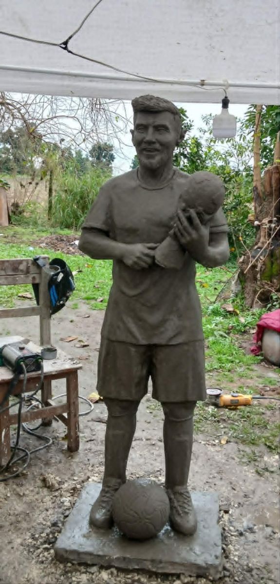 UN MESSI DE ARCILLA. Así fue el proceso de creación de la estatua.
