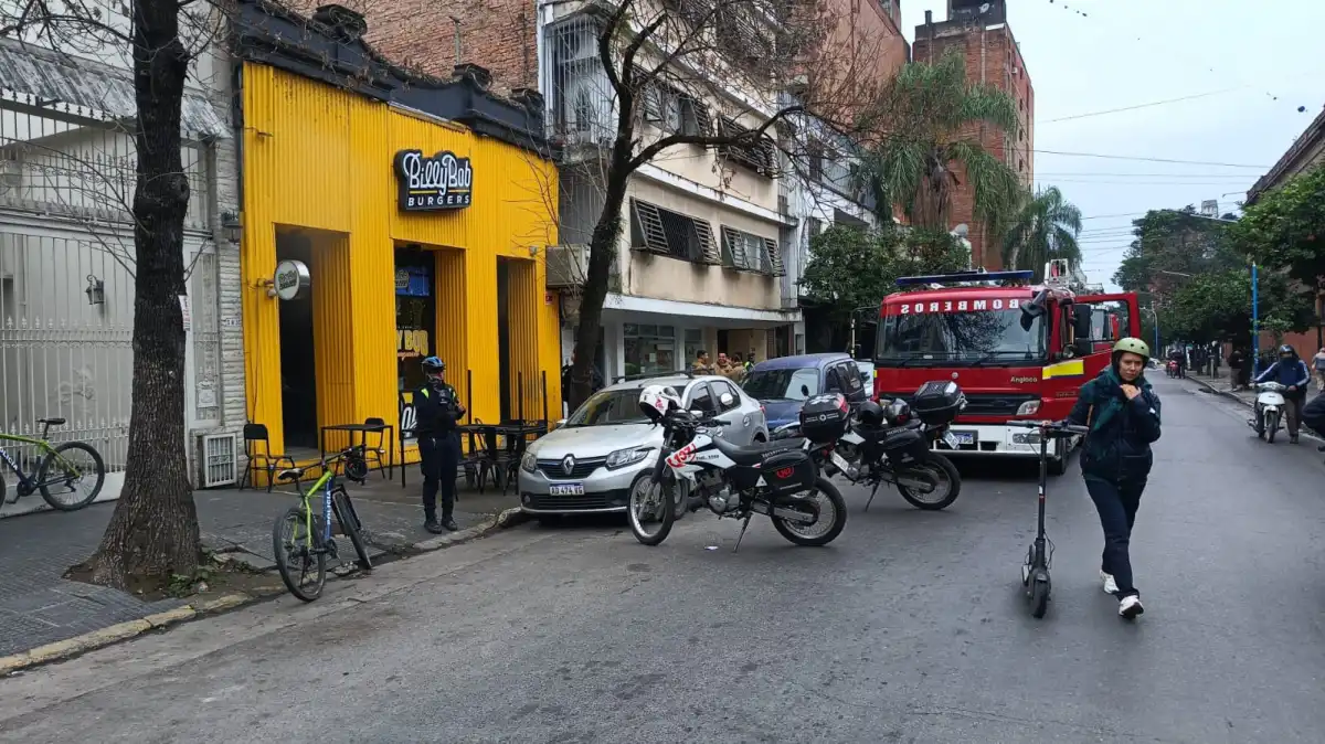 Se registró un incendio en un restaurante de comida rápida de Marcos Paz al 500
