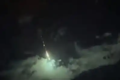Impactante fenómeno en el debut de Argentina: un meteorito iluminó el cielo durante el partido ante Argelia