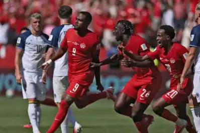 Canadá y Qatar sueñan con su primer triunfo en un Mundial: hora, TV y formaciones