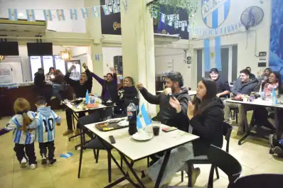 La pasión celeste y blanca volvió al José Fierro: el Mundial se vivió en la cantina