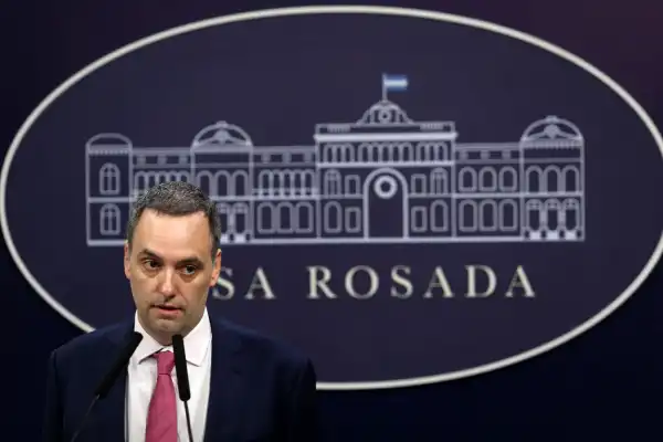 El oficialismo en el Senado resiste para blindar a Adorni