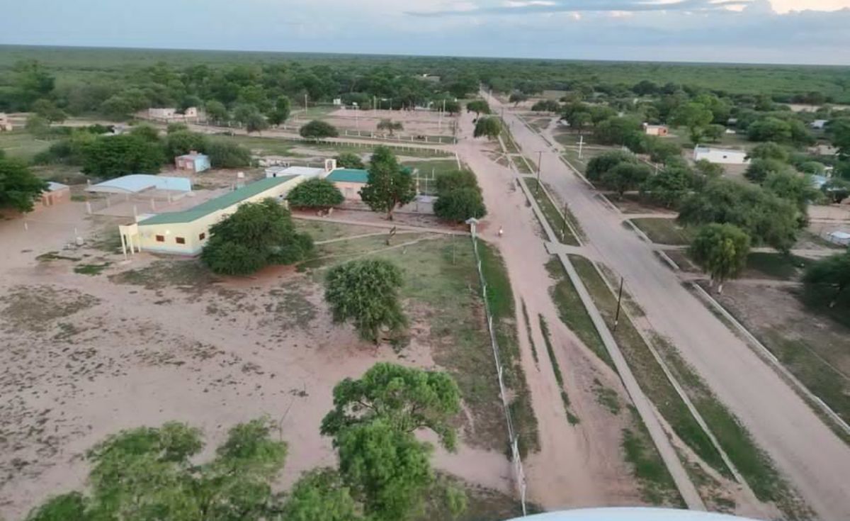 Tiene solo 3.000 habitantes y un nombre increíble: así es Ahí Veremos, el pueblo más curioso del país