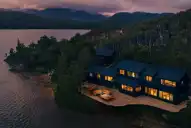 Así es la isla privada de Francis Mallmann en la Patagonia: lujo, nieve y cocina al fuego