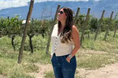 Dejó el periodismo, se recibió de sommelier y ahora defiende el carácter del vino tucumano