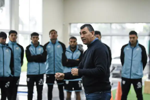 Se confirmó la primera salida en Atlético y César Falcioni pierde una variante para el Clausura