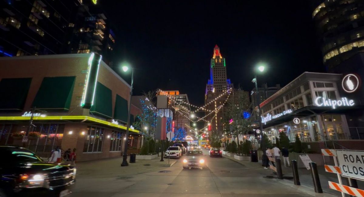 Kansas City de noche: la ciudad que parece una serie de televisión en la que faltan los actores