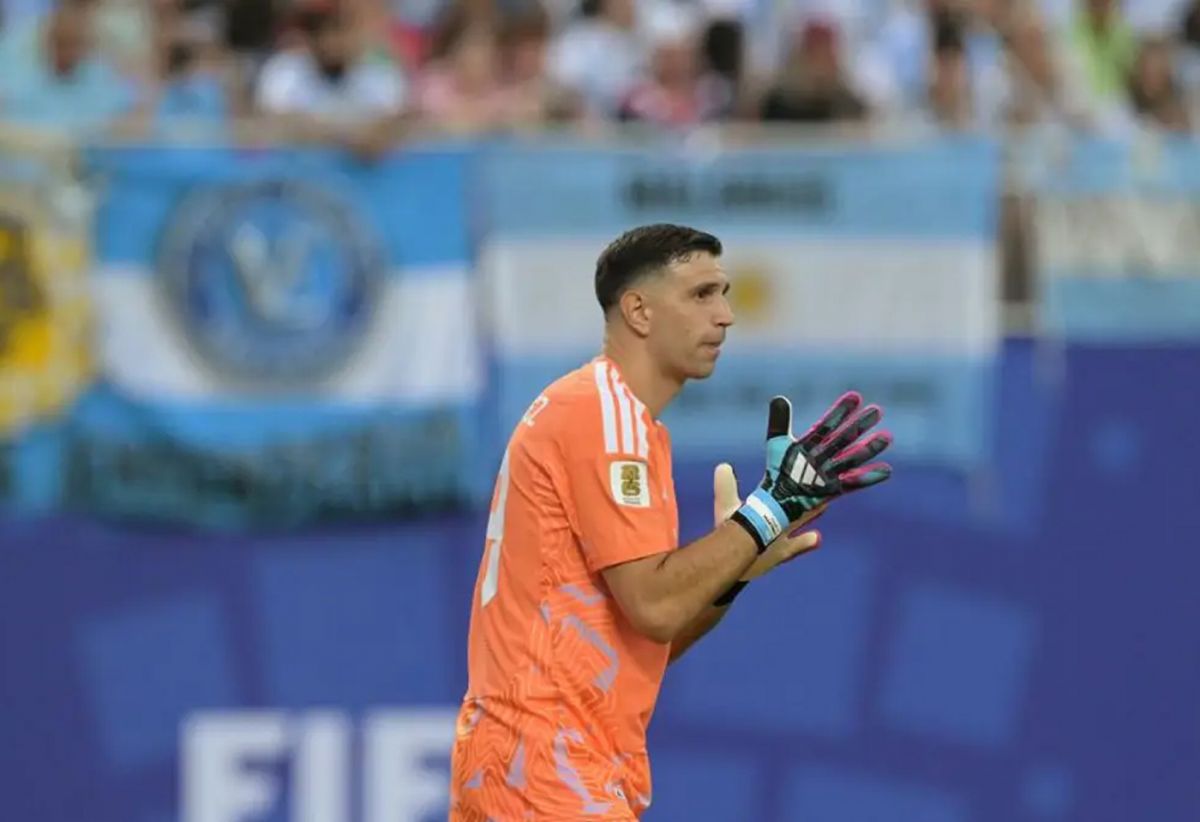 SEGURIDAD. Emiliano Martínez es una pieza clave dentro de la estructura de la Selección.
