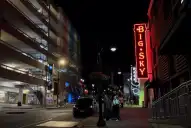 Kansas City de noche: la ciudad que parece una serie de televisión en la que faltan los actores
