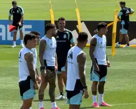 Messi sonríe, el grupo disfruta y Scaloni espera: así vive la selección argentina la previa del duelo con Austria