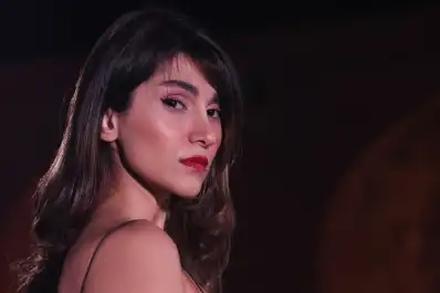 Una famosa cantante iraní recibirá un tremendo castigo por haber dado un concierto online sin velo