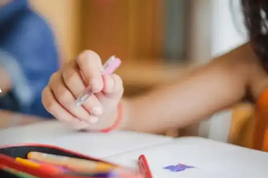 Cómo cobrar los $85.000 de Ayuda Escolar de Anses si todavía no te pagaron