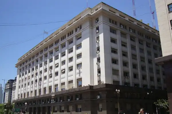 Economía canjeó deuda, pero solo logró postergar alrededor del 20% de los vencimientos de junio