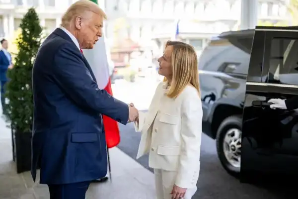 Trump dijo que Meloni le imploró una foto y la respuesta de la primera ministra fue contundente