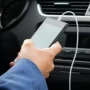 Murió la mujer a la que le explotó el celular mientras lo cargaba en el auto: estaba internada con graves quemaduras