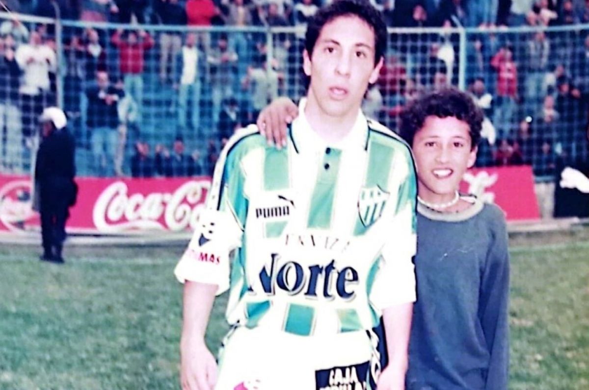 Hrabric integró el plantel de Primera de Atlético Tucumán en 1998.