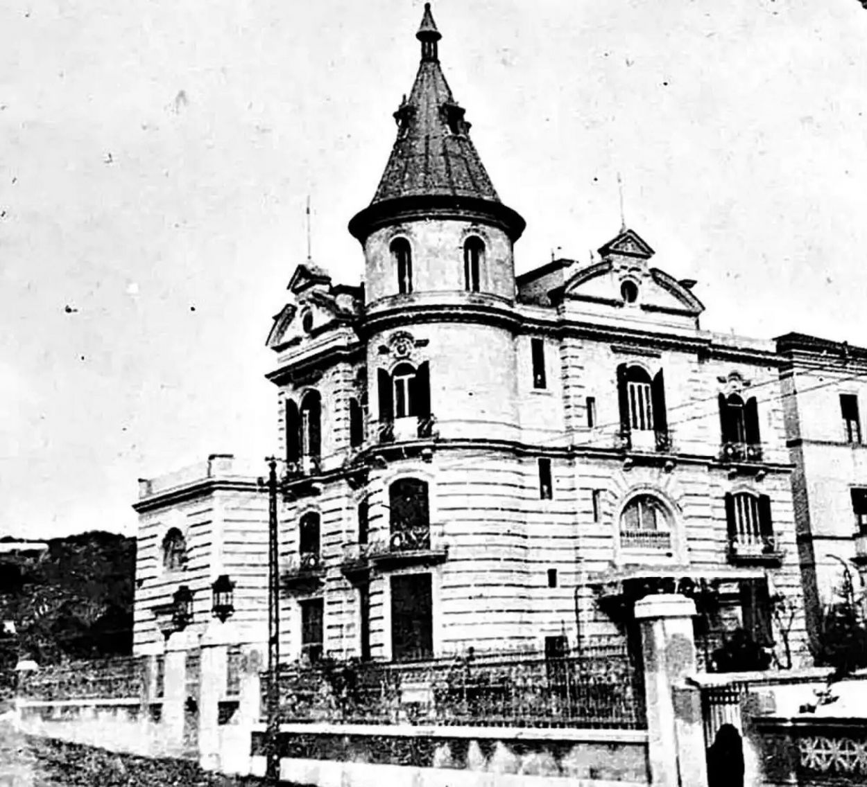 Recuerdos fotográficos: 1906. Lola Mora recibe las visitas de las reinas de Italia