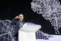 El padre de Messi, Borges y un mundo feliz