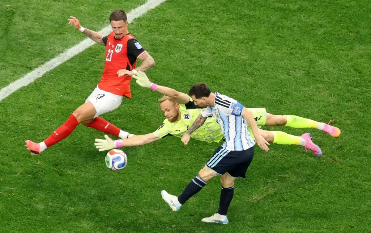 Messi rompió el récord mundialista 40 años después del Gol del Siglo