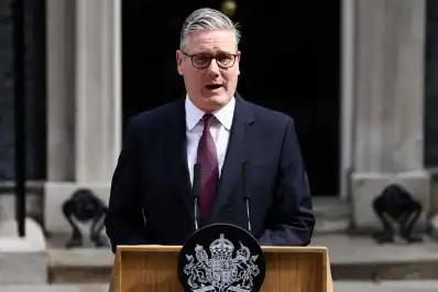 Renunció el primer ministro británico en medio de una crisis institucional