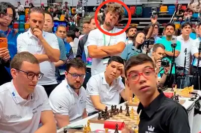 Faustino Oro sorprendió a Magnus Carlsen en Hong Kong: la reacción del campeón se volvió viral