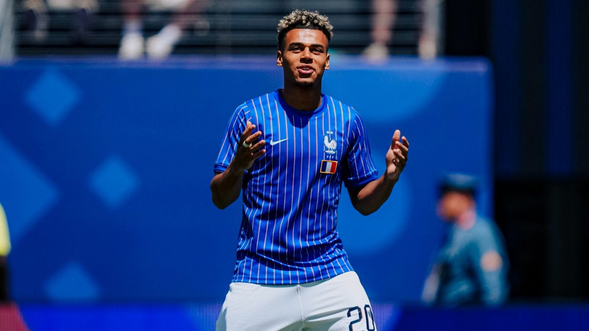 DÉSIRÉ DOUÉ. El jugador francés fue titular en el debut de Francia y disputó 87 minutos en la victoria ante Senegal.