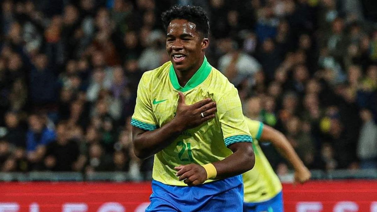 ENDRICK. El delantero brasileño sumó sus primeros minutos en una Copa del Mundo y tuvo un gol anulado por fuera de juego.