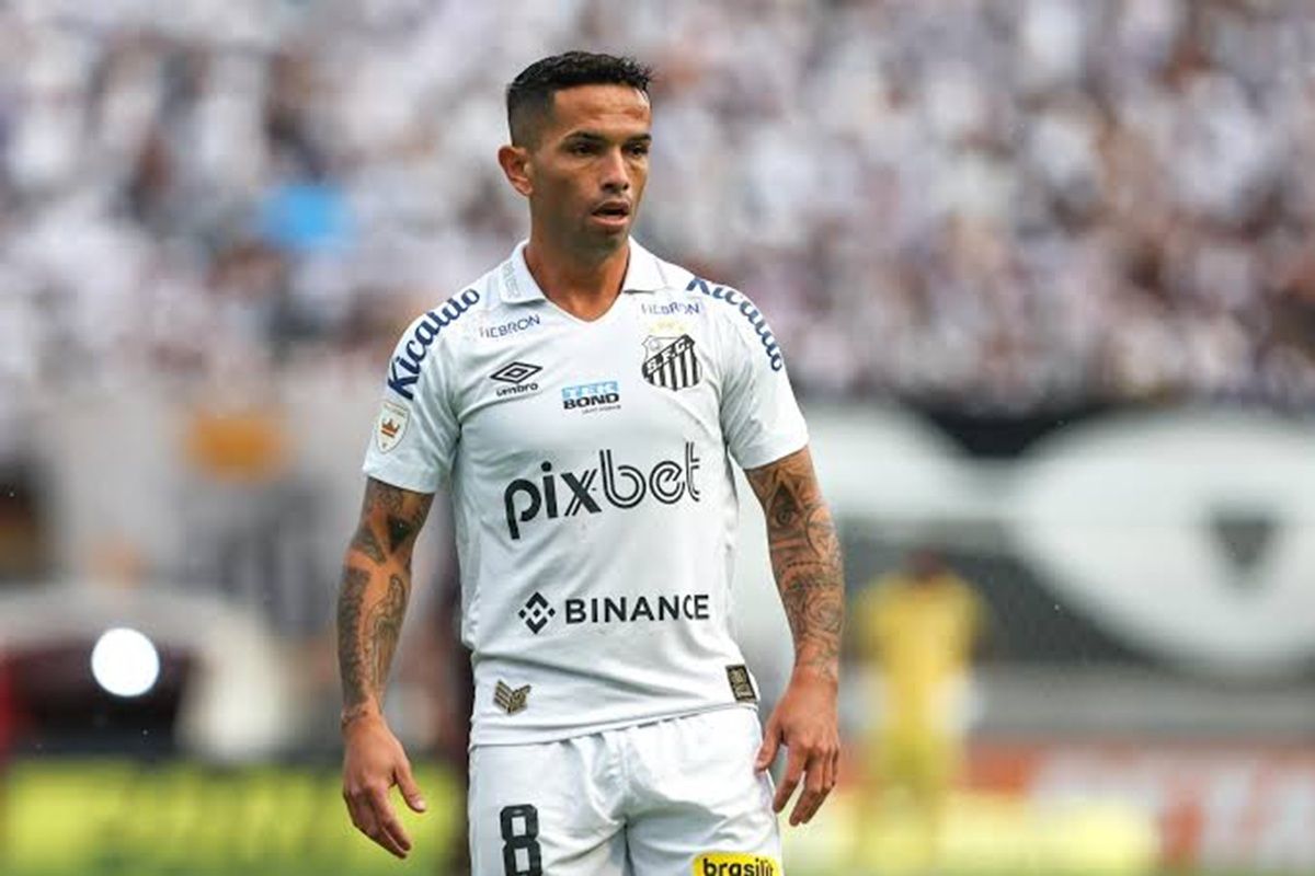 PASADO. Gabriel Carabajal en su paso por Santos de Brasil.