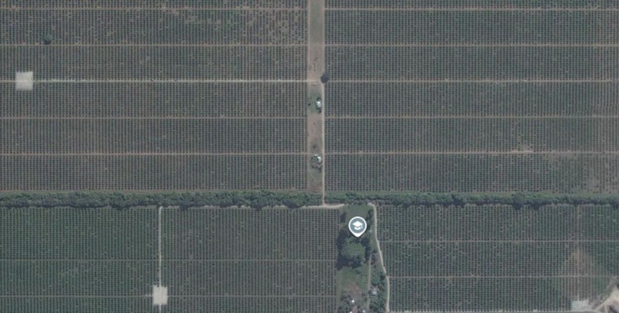 IMAGEN SATELITAL. Mediante un registro de 2002 de Google Earth se divisa el camino y hasta algunas casas.
