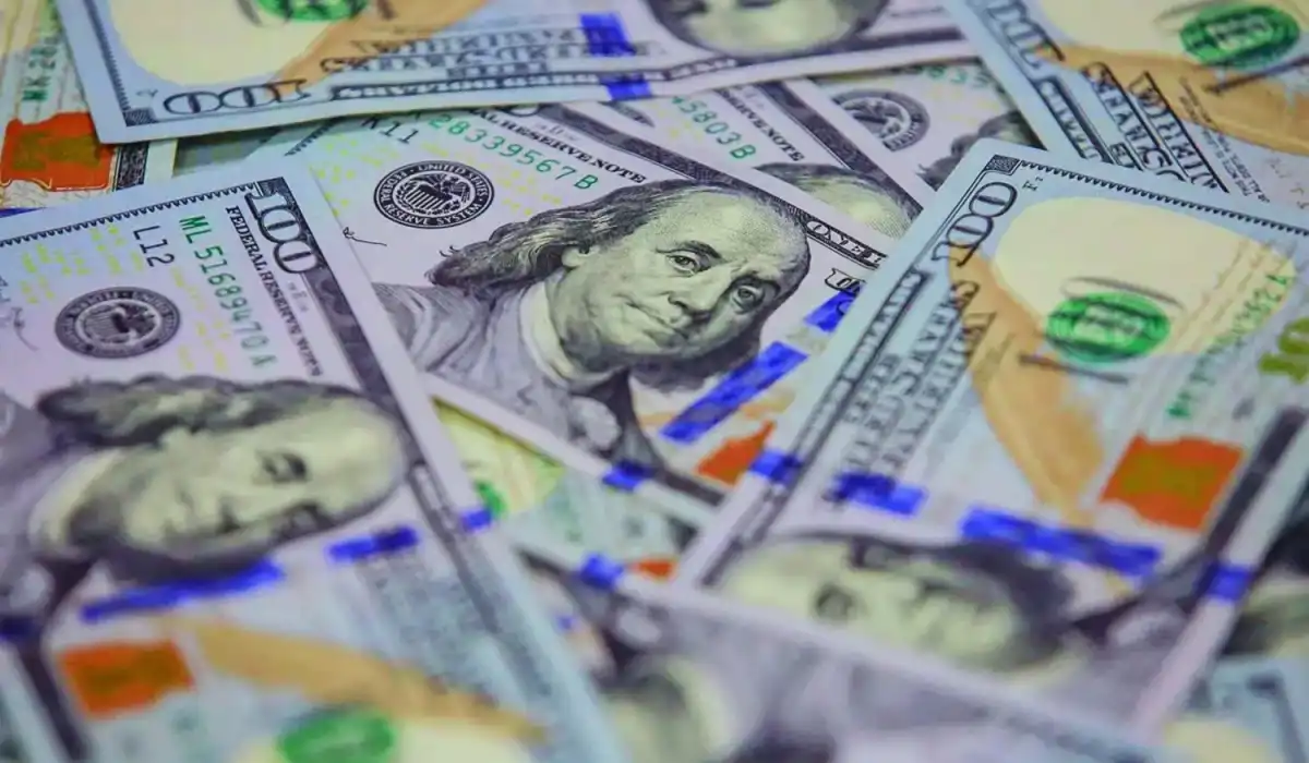 Nueva suba del dólar: el oficial tocó su valor más alto desde enero y el "blue" superó los $1.500