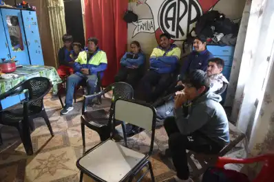 Abrió las puertas de su casa para que sus vecinos vieran Argentina-Austria en un pueblo sin electricidad