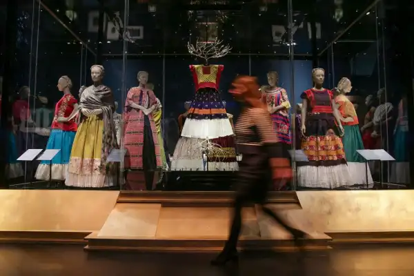 La artista eterna: Frida sigue batiendo récords